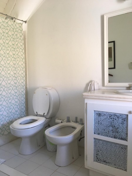 Muy linda casa en Montoya con pileta